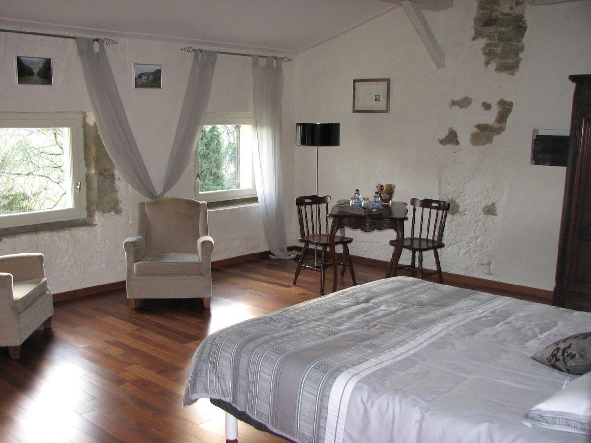 Chambres D'Hotes Domaine Saint-Joly Lasbordes Kamer foto
